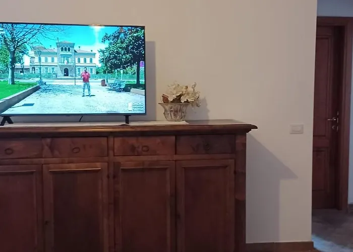 Lisa\'S Lovely House
